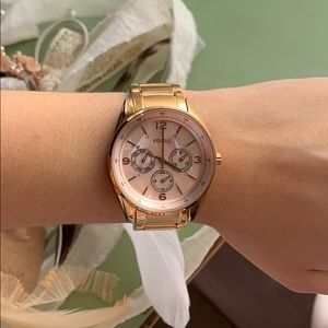 rose gold fossil watch